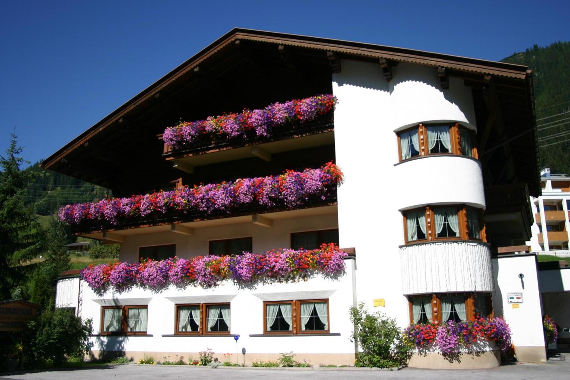 Hotel Garni Senn Sankt Anton am Arlberg Esterno foto